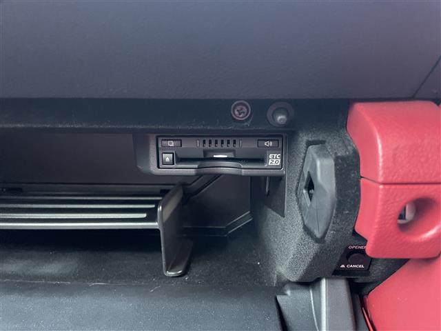 ＩＳ ＩＳ３００ｈ　Ｆスポーツ　ワンオーナー　純正ナビ　フルセグＴＶ　Ｂｌｕｅｔｏｏｔｈ接続　ＤＶＤ再生　追従クルコン　ＢＳＭ　ＰＫＳＡ　ＰＫＳＢ　電動Ｐ・オートブレーキホールド　ステアリングヒーター　ＬＥＤオートライト（23枚目）