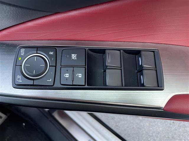 ＩＳ ＩＳ３００ｈ　Ｆスポーツ　ワンオーナー　純正ナビ　フルセグＴＶ　Ｂｌｕｅｔｏｏｔｈ接続　ＤＶＤ再生　追従クルコン　ＢＳＭ　ＰＫＳＡ　ＰＫＳＢ　電動Ｐ・オートブレーキホールド　ステアリングヒーター　ＬＥＤオートライト（24枚目）