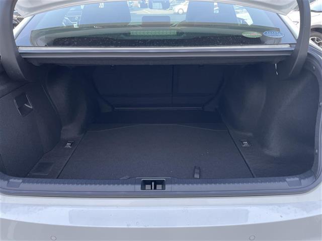 ＩＳ ＩＳ３００ｈ　Ｆスポーツ　ワンオーナー　純正ナビ　フルセグＴＶ　Ｂｌｕｅｔｏｏｔｈ接続　ＤＶＤ再生　追従クルコン　ＢＳＭ　ＰＫＳＡ　ＰＫＳＢ　電動Ｐ・オートブレーキホールド　ステアリングヒーター　ＬＥＤオートライト（30枚目）