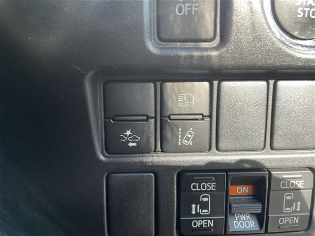 エスクァイア Gi ブラックテーラード 純正ナビ 後席モニター フルセグTV Bluetooth接続 DVD再生 クルコン 両側パワスラ プッシュスタート スマートキー 合皮シート 前席シートヒーター Bカメラ LEDオートライト ETC(11枚目)