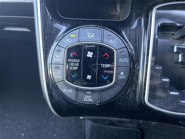 エスクァイア Gi ブラックテーラード 純正ナビ 後席モニター フルセグTV Bluetooth接続 DVD再生 クルコン 両側パワスラ プッシュスタート スマートキー 合皮シート 前席シートヒーター Bカメラ LEDオートライト ETC(18枚目)