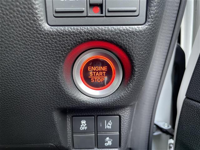 Ｎ－ＢＯＸカスタム Ｇ・Ｌターボホンダセンシング　社外８型ナビＴＶ　Ｂカメラ　両側パワスラ　レーダークルーズコントロール　ハーフレザーシート　純正１５インチＡＷ　スマートキー　プッシュスタート　スペアキー×１　純正フロアマット　衝突被害軽減ブレーキ（11枚目）