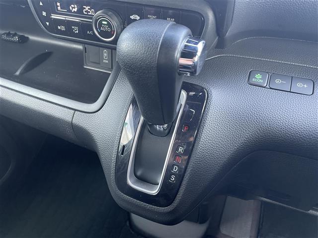 Ｎ－ＢＯＸカスタム Ｇ・Ｌターボホンダセンシング　社外８型ナビＴＶ　Ｂカメラ　両側パワスラ　レーダークルーズコントロール　ハーフレザーシート　純正１５インチＡＷ　スマートキー　プッシュスタート　スペアキー×１　純正フロアマット　衝突被害軽減ブレーキ（19枚目）