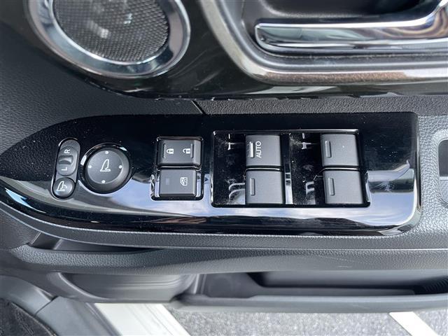 Ｎ－ＢＯＸカスタム Ｇ・Ｌターボホンダセンシング　社外８型ナビＴＶ　Ｂカメラ　両側パワスラ　レーダークルーズコントロール　ハーフレザーシート　純正１５インチＡＷ　スマートキー　プッシュスタート　スペアキー×１　純正フロアマット　衝突被害軽減ブレーキ（23枚目）