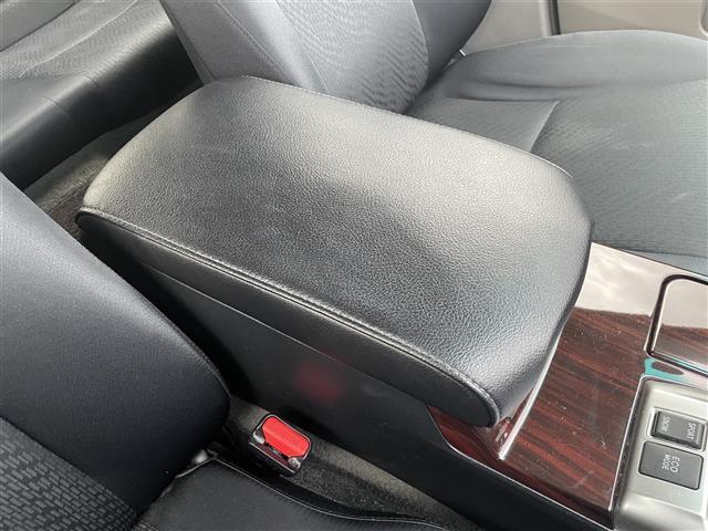 マークＸ ２５０Ｇ　リラックスセレ・ブラックレザーリミテッド　純正ナビ　フルセグＴＶ　Ｂｌｕｅｔｏｏｔｈ接続　ＤＶＤ再生　ＵＳＢ入力端子　プッシュスタート　スマートキー　スペアキー　Ｂカメラ　前席パワーシート　ＨＩＤオートライト　ＥＴＣ　社外１８インチホイール（17枚目）