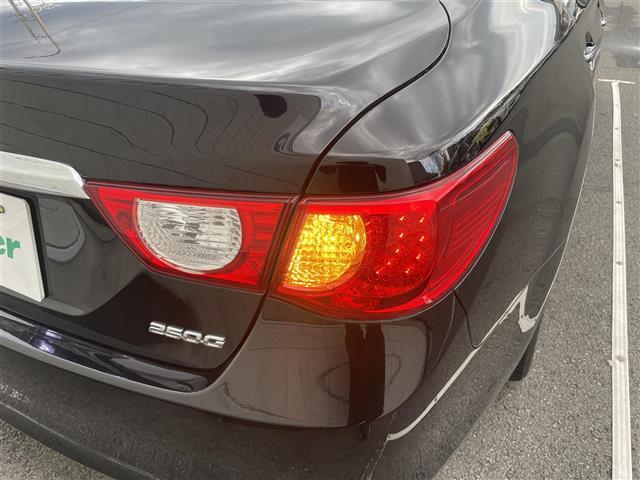 マークＸ ２５０Ｇ　リラックスセレ・ブラックレザーリミテッド　純正ナビ　フルセグＴＶ　Ｂｌｕｅｔｏｏｔｈ接続　ＤＶＤ再生　ＵＳＢ入力端子　プッシュスタート　スマートキー　スペアキー　Ｂカメラ　前席パワーシート　ＨＩＤオートライト　ＥＴＣ　社外１８インチホイール（31枚目）