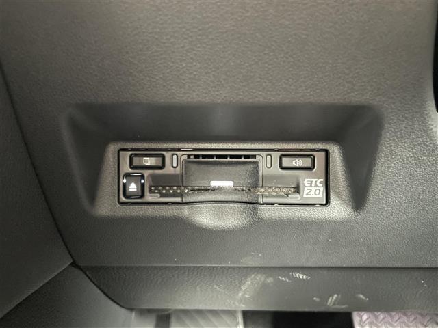 アルファードハイブリッド Ｚ　ワンオーナー　純正１４インチナビ　フルセグＴＶ　Ｂｌｕｅｔｏｏｔｈ接続　ＨＤＭＩトヨタセーフティーセンス　ＢＳＭ　ＨＵＤ　パークアシスト　追従クルコン　ワイヤレス充電　ガラスルーフ　前席パワーシート（9枚目）