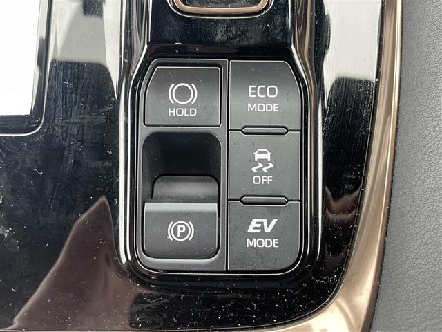 アルファードハイブリッド Ｚ　ワンオーナー　純正１４インチナビ　フルセグＴＶ　Ｂｌｕｅｔｏｏｔｈ接続　ＨＤＭＩトヨタセーフティーセンス　ＢＳＭ　ＨＵＤ　パークアシスト　追従クルコン　ワイヤレス充電　ガラスルーフ　前席パワーシート（18枚目）