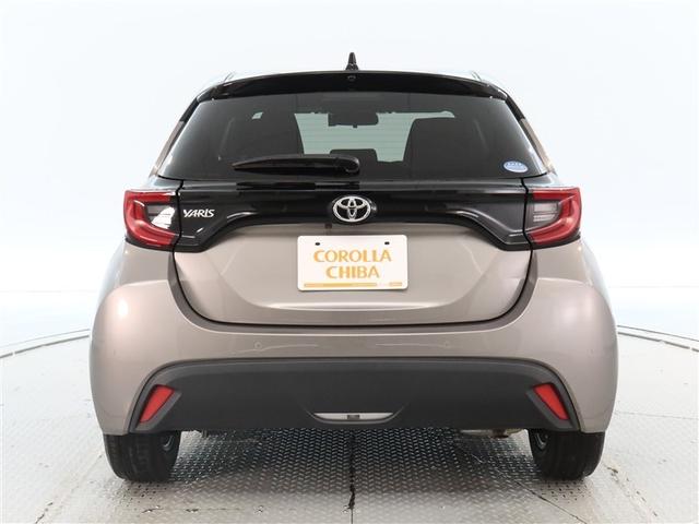 ヤリス Ｇ　１年間走行無制限保証　ペダル踏み間違い　衝突回避被害軽減　車線逸脱警報機能　メモリナビ　バックカメラ　ドライブレコーダー　ＥＴＣ　ＬＥＤヘッドライト　スマートキー　オートエアコン　ブラインドモニター（4枚目）