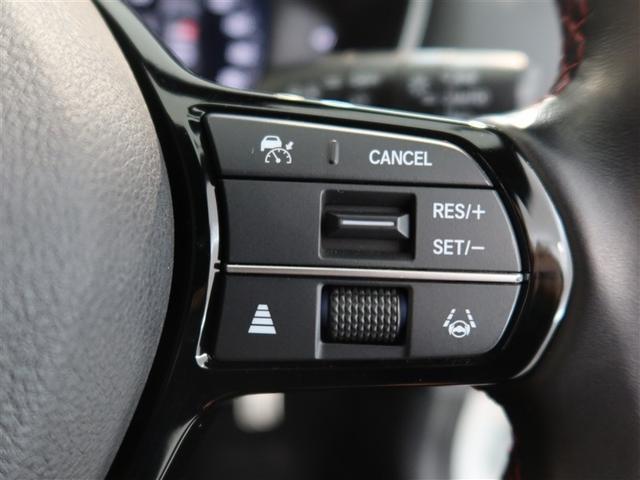 クルーズコントロール付きで高速道路走行での疲労を軽減します。