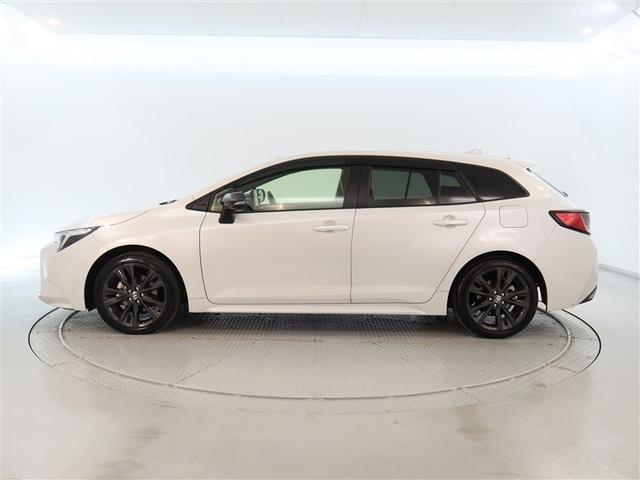 おひとり、恋人、ご友人、ご家族など、少人数でも大人数でもお出かけが楽しめます。この車で楽しいドライビングライフを送りましょう♪