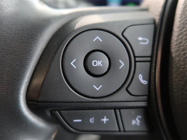 ステアリングスイッチ付き。前方から目を離すことなく操作することが可能です。