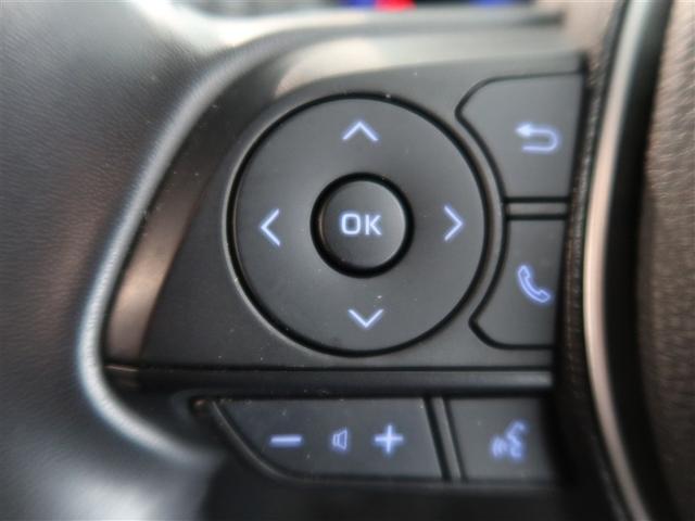 ステアリングスイッチ付き。前方から目を離すことなく操作することが可能です。