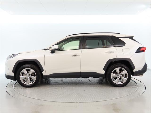 ＲＡＶ４ ハイブリッドＧ　１年間走行無制限保証　ペダル踏み間違い　衝突回避被害軽減　車線逸脱警報機能　メモリナビ　フルセグＴＶ　バックカメラ　パノラミックモニタ　ドライブレコーダー　ＥＴＣ　クルーズコントロール（3枚目）