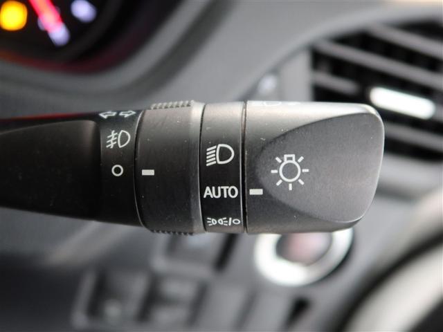 ノア Ｓｉ　ダブルバイビーＩＩＩ　１年間走行無制限保証　ペダル踏み間違い　衝突回避被害軽減　車線逸脱警報機能　メモリナビ　フルセグＴＶ　バックカメラ　ドライブレコーダー　ＥＴＣ　クルーズコントロール　電動スライドドア（21枚目）