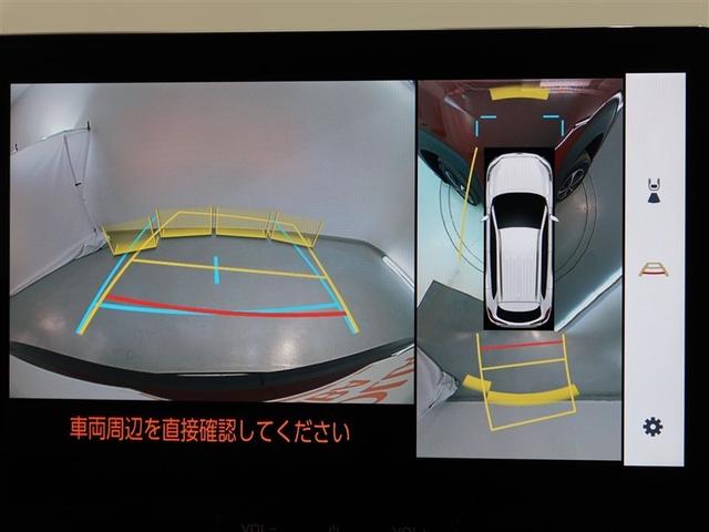 �p�m���~�b�N�r���[���j�^�[�t���ł��B�ԗ����ォ�猩���悤�ȉf�������j�^�[��ʂɕ\���B�^�]�Ȃ���̖ڎ��ł͌��ɂ����A�ԗ����ӂ̏󋵂����A���^�C���ł�������m�F�ł��܂��B