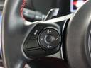 ステアリングスイッチ付き。前方から目を離すことなく操作することが可能です。