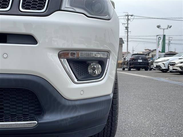 ジープ・コンパス リミテッド　衝突軽減／車線逸脱警報／ＢＳＭ／純正ナビ／ＴＶ／Ｂｌｕｅｔｏｏｔｈ／ＵＳＢ／ＡＵＸ／Ｂカメラ／ＥＴＣ／前後ドライブレコーダー／ハーフレザー／シートヒーター／パワーバックドア／スマートキー／スペアキー（35枚目）