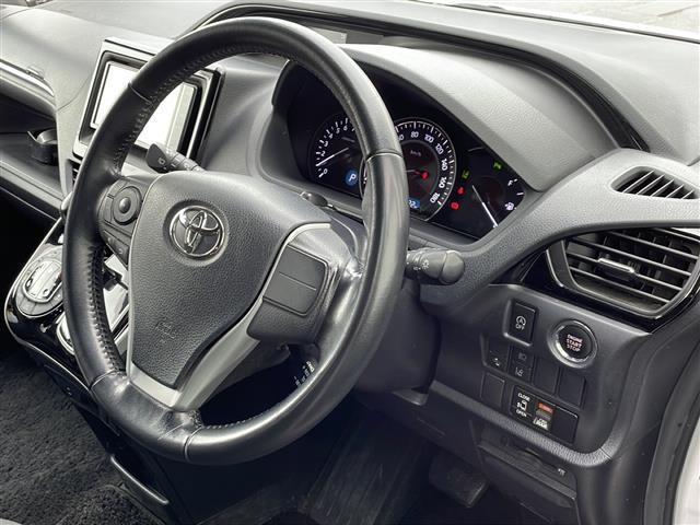 エスクァイア Ｘｉ　２ＷＤ　純正ビルトインＥＴＣ　純正ナビ　ワンセグＴＶ　片側パワースライドドア　バックカメラ　スペアキー　ＷＡＣエアコン　ＬＥＤヘッドライト　ドアバイザー　前後コーナーセンサー　純正フロアマット（7枚目）