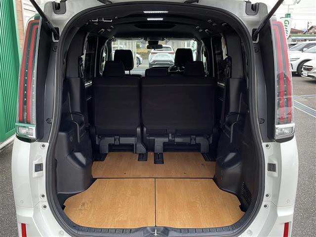 エスクァイア Ｘｉ　２ＷＤ　純正ビルトインＥＴＣ　純正ナビ　ワンセグＴＶ　片側パワースライドドア　バックカメラ　スペアキー　ＷＡＣエアコン　ＬＥＤヘッドライト　ドアバイザー　前後コーナーセンサー　純正フロアマット（24枚目）