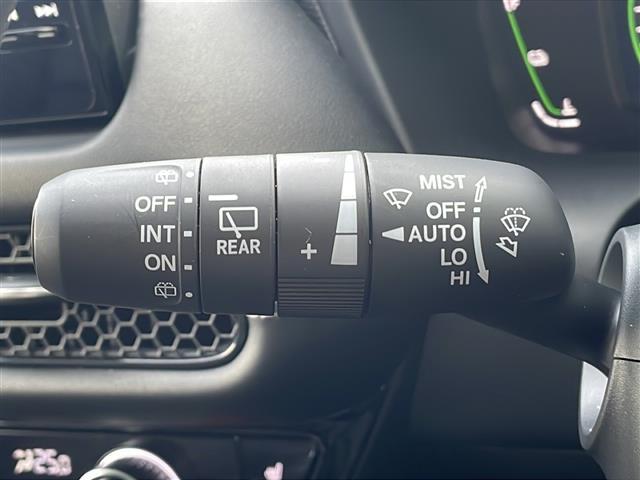 ＺＲ－Ｖ ｅ：ＨＥＶ　Ｚ　ワンオーナー　メーカー純正９インチナビ　フルセグＴＶ　ＡｐｐｌｅＣａｒＰｌａｙ　ＡｎｄｒｏｉｄＡｕｔｏ　Ｂｌｕｅｔｏｏｔｈ　全方位カメラ（10枚目）