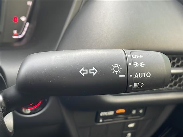 ＺＲ－Ｖ ｅ：ＨＥＶ　Ｚ　ワンオーナー　メーカー純正９インチナビ　フルセグＴＶ　ＡｐｐｌｅＣａｒＰｌａｙ　ＡｎｄｒｏｉｄＡｕｔｏ　Ｂｌｕｅｔｏｏｔｈ　全方位カメラ（11枚目）
