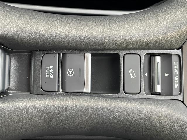 ＺＲ－Ｖ ｅ：ＨＥＶ　Ｚ　ワンオーナー　メーカー純正９インチナビ　フルセグＴＶ　ＡｐｐｌｅＣａｒＰｌａｙ　ＡｎｄｒｏｉｄＡｕｔｏ　Ｂｌｕｅｔｏｏｔｈ　全方位カメラ（14枚目）