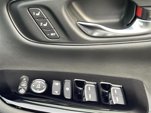 ＺＲ－Ｖ ｅ：ＨＥＶ　Ｚ　ワンオーナー　メーカー純正９インチナビ　フルセグＴＶ　ＡｐｐｌｅＣａｒＰｌａｙ　ＡｎｄｒｏｉｄＡｕｔｏ　Ｂｌｕｅｔｏｏｔｈ　全方位カメラ（15枚目）