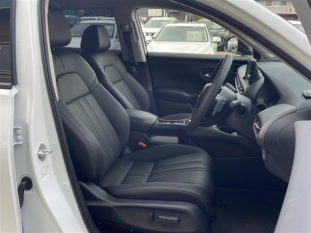 ＺＲ－Ｖ ｅ：ＨＥＶ　Ｚ　ワンオーナー　メーカー純正９インチナビ　フルセグＴＶ　ＡｐｐｌｅＣａｒＰｌａｙ　ＡｎｄｒｏｉｄＡｕｔｏ　Ｂｌｕｅｔｏｏｔｈ　全方位カメラ（17枚目）