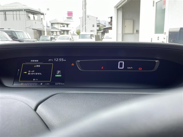 セレナ ハイウェイスター　ＶセレクションＩＩ　純正１０インチＳＤナビ　フルセグ　フリップダウンモニター　ハンズフリー両側電動スライドドア　ＥＴＣ　ＤＶＤ再生　ＬＥＤヘッド　エマージェンシーブレーキ　ステアリングリモコン　純正ＡＷ（17枚目）