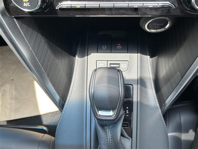 ハリアーハイブリッド Ｇ　純正ディスプレイオーディオ（ナビ対応）　バックカメラ　ＥＴＣ　登録済未使用車　セーフティセンス　パワーバックドア　コンビシート　運転席パワーシート　デジタルインナーミラー　純正１８ＡＷ（16枚目）