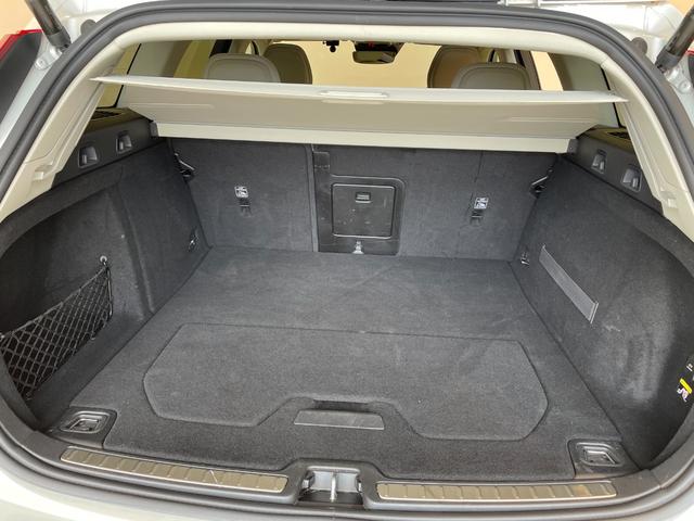 Ｖ６０ Ｔ５　インスクリプション　ワンオーナー／純正メモリナビ／追従式クルーズコントロール／ヘッドアップディスプレイ／デジタルインナーミラー／ドライブレコーダー（全方位録画）／パワーバックドア／前席パワーシート／前席エアシート（17枚目）