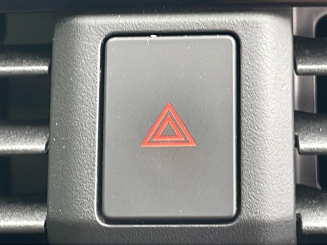 リーフ Ｓ　禁煙車　社外ＳＤナビ　バックカメラ　クルーズコントロール　オートライト　ＬＥＤヘッドライト　フォグランプ　シートヒーター　ステアリングスイッチ　スマートキー　スペアキー　プッシュスタート　　ＥＴＣ（33枚目）