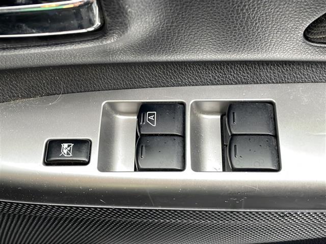 デイズルークス ハイウェイスター　ターボ　禁煙車　ＦＭ／ＡＭ／ＣＤ／ＤＶＤ　純正ナビ　バックカメラ　後席画面　両側電動　アラウンドビューモニター　ＥＴＣ　純正フロアマット　純正アルミホイール　プッシュスタート　オートエアコン　オートライト（9枚目）