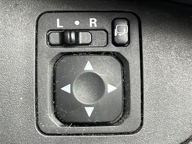 デイズルークス ハイウェイスター　ターボ　禁煙車　ＦＭ／ＡＭ／ＣＤ／ＤＶＤ　純正ナビ　バックカメラ　後席画面　両側電動　アラウンドビューモニター　ＥＴＣ　純正フロアマット　純正アルミホイール　プッシュスタート　オートエアコン　オートライト（10枚目）