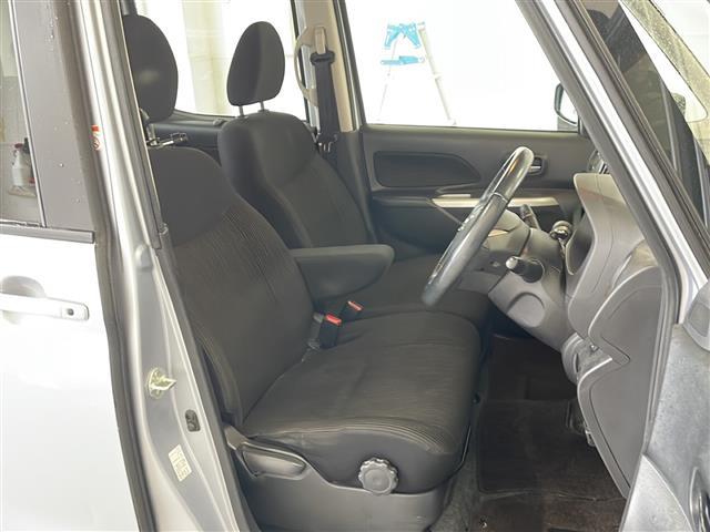 デイズルークス ハイウェイスター　ターボ　禁煙車　ＦＭ／ＡＭ／ＣＤ／ＤＶＤ　純正ナビ　バックカメラ　後席画面　両側電動　アラウンドビューモニター　ＥＴＣ　純正フロアマット　純正アルミホイール　プッシュスタート　オートエアコン　オートライト（13枚目）