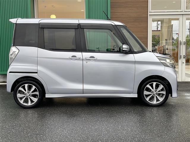 デイズルークス ハイウェイスター　ターボ　禁煙車　ＦＭ／ＡＭ／ＣＤ／ＤＶＤ　純正ナビ　バックカメラ　後席画面　両側電動　アラウンドビューモニター　ＥＴＣ　純正フロアマット　純正アルミホイール　プッシュスタート　オートエアコン　オートライト（41枚目）