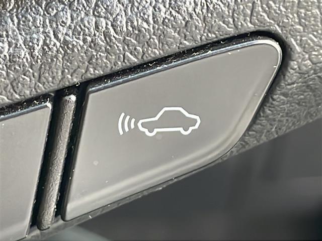 ヴェルファイア ２．５Ｘ　禁煙車社外９型ナビ　両側パワースライドドア　衝突軽減ブレーキ　ＬＫＡ　クリアランスソナー　　バックカメラ　オートライト　オートハイビーム　レザ調シートカバー　純正アルミホイール　ビルトインＥＴＣ　ＢＴ（9枚目）