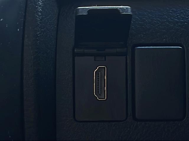 ヴェルファイア ２．５Ｘ　禁煙車社外９型ナビ　両側パワースライドドア　衝突軽減ブレーキ　ＬＫＡ　クリアランスソナー　　バックカメラ　オートライト　オートハイビーム　レザ調シートカバー　純正アルミホイール　ビルトインＥＴＣ　ＢＴ（23枚目）
