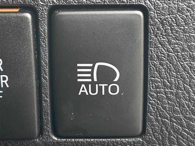 ヴェルファイア ２．５Ｘ　禁煙車社外９型ナビ　両側パワースライドドア　衝突軽減ブレーキ　ＬＫＡ　クリアランスソナー　　バックカメラ　オートライト　オートハイビーム　レザ調シートカバー　純正アルミホイール　ビルトインＥＴＣ　ＢＴ（24枚目）