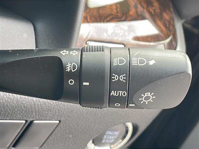 ヴェルファイア ２．５Ｘ　禁煙車社外９型ナビ　両側パワースライドドア　衝突軽減ブレーキ　ＬＫＡ　クリアランスソナー　　バックカメラ　オートライト　オートハイビーム　レザ調シートカバー　純正アルミホイール　ビルトインＥＴＣ　ＢＴ（28枚目）