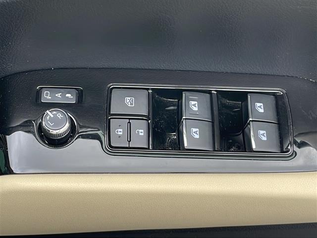 ヴェルファイア ２．５Ｘ　禁煙車社外９型ナビ　両側パワースライドドア　衝突軽減ブレーキ　ＬＫＡ　クリアランスソナー　　バックカメラ　オートライト　オートハイビーム　レザ調シートカバー　純正アルミホイール　ビルトインＥＴＣ　ＢＴ（33枚目）