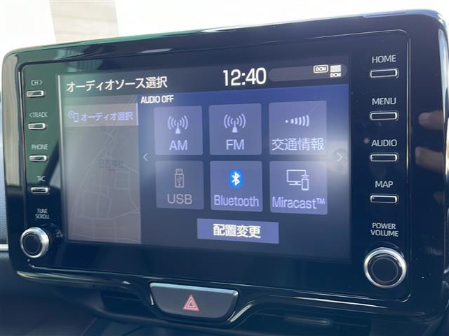 ヤリスクロス ハイブリッドＺ　禁煙車　純正ディスプレイオーディオパノラマモニター　プリクラッシュセーフティ　レーダークルーズコントロール　ＢＳＭ　ＬＫＡ　パワーバックドア　オートライト　オートハイビーム　シートヒータ　ハーフレザー（3枚目）