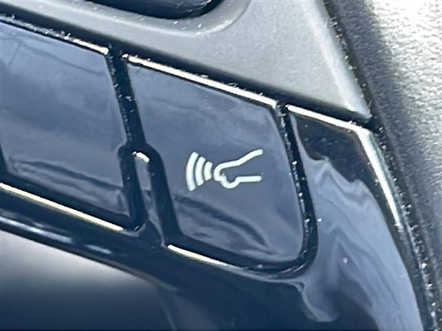 Ｃ－ＨＲ Ｇ　禁煙車　純正ＳＤナビ　プリクラッシュセーフティ　ＢＳＭ　ＬＫＡ　レーダークルーズコントロール　クリアランスソナー　バックカメラ　オートライト　オートハイビーム　ＬＥＤヘッドライト　フォグランプ　ＥＴＣ（6枚目）