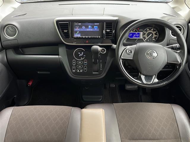 デイズルークス ハイウェイスター　Ｘ　Ｖセレクション　禁煙車　社外ＳＤナビ　ＡＭ／ＦＭ／ＣＤ／ＢＴ　ワンセグＴＶ　アラウンドビューモニター　エマージェンシーブレーキ　レーンキープアシスト　両側パワースライド　ステアリングリモコン　オートライト　スペアキー（2枚目）