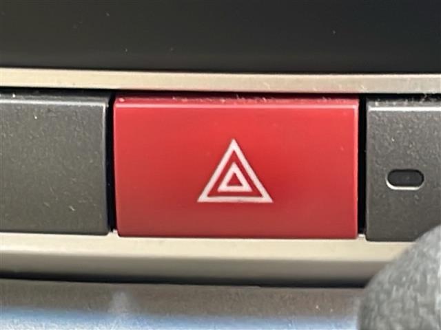 ムーヴ Xリミテッド 禁煙車 純正オーディオ AM/FM/CD 純正フロアマット 純正アルミホイール パワーウィンドウ パワーステアリング オートエアコン Wエアバッグ ヘッドライトレベライザー 盗難防止 電動格納ミラー(10枚目)