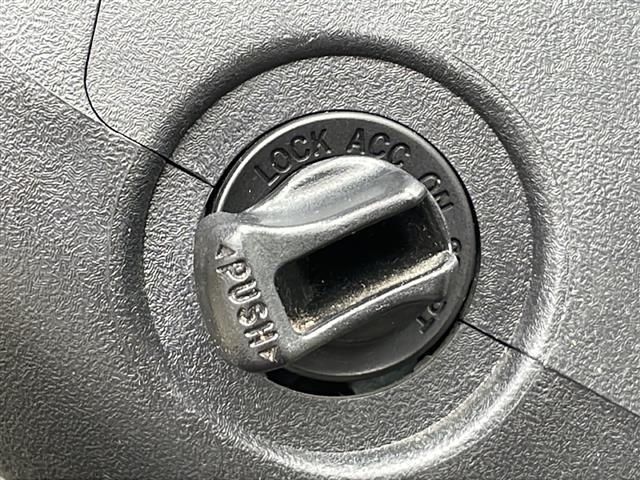 ムーヴ Xリミテッド 禁煙車 純正オーディオ AM/FM/CD 純正フロアマット 純正アルミホイール パワーウィンドウ パワーステアリング オートエアコン Wエアバッグ ヘッドライトレベライザー 盗難防止 電動格納ミラー(23枚目)