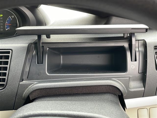 ムーヴ Xリミテッド 禁煙車 純正オーディオ AM/FM/CD 純正フロアマット 純正アルミホイール パワーウィンドウ パワーステアリング オートエアコン Wエアバッグ ヘッドライトレベライザー 盗難防止 電動格納ミラー(26枚目)