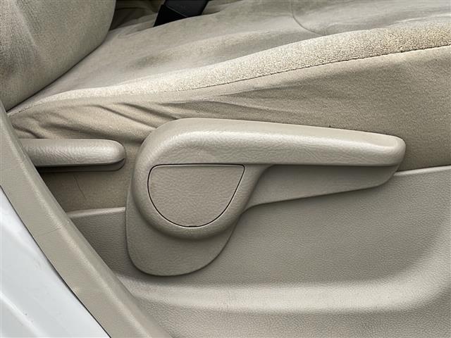 ムーヴ Xリミテッド 禁煙車 純正オーディオ AM/FM/CD 純正フロアマット 純正アルミホイール パワーウィンドウ パワーステアリング オートエアコン Wエアバッグ ヘッドライトレベライザー 盗難防止 電動格納ミラー(28枚目)