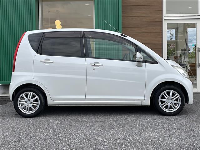 ムーヴ Xリミテッド 禁煙車 純正オーディオ AM/FM/CD 純正フロアマット 純正アルミホイール パワーウィンドウ パワーステアリング オートエアコン Wエアバッグ ヘッドライトレベライザー 盗難防止 電動格納ミラー(41枚目)